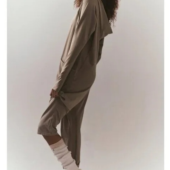 Free People Movement Long Sleeve Hot Shot Onesie in Dark Espresso sz Medium NWT - Picture 3 of 8